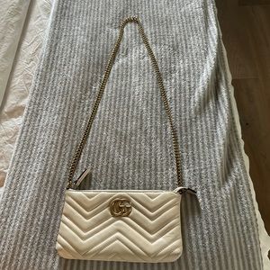 100% Authentic Gucci Marmont Crossbody wallet on a chain in cream